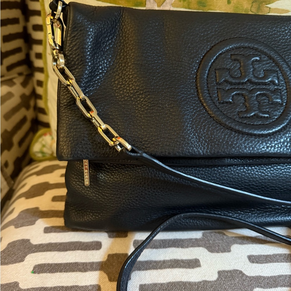 Tory Burch Black Pebbled Leather Crossbody Bag with Gold Hardware - Picture 5 of 16